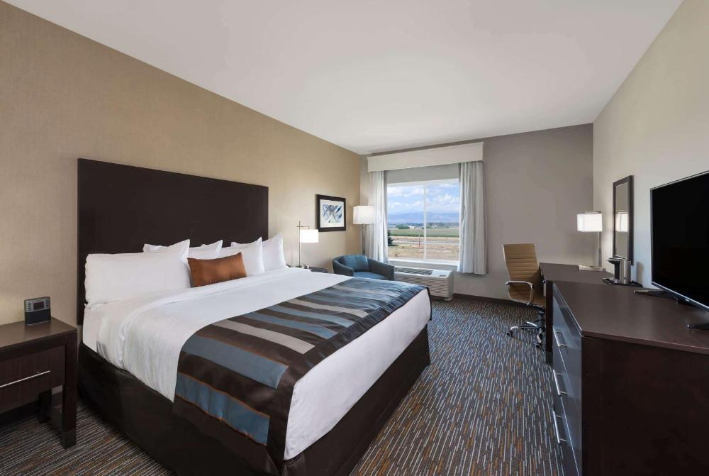 King Room - Mobility Access/Non-Smoking interior